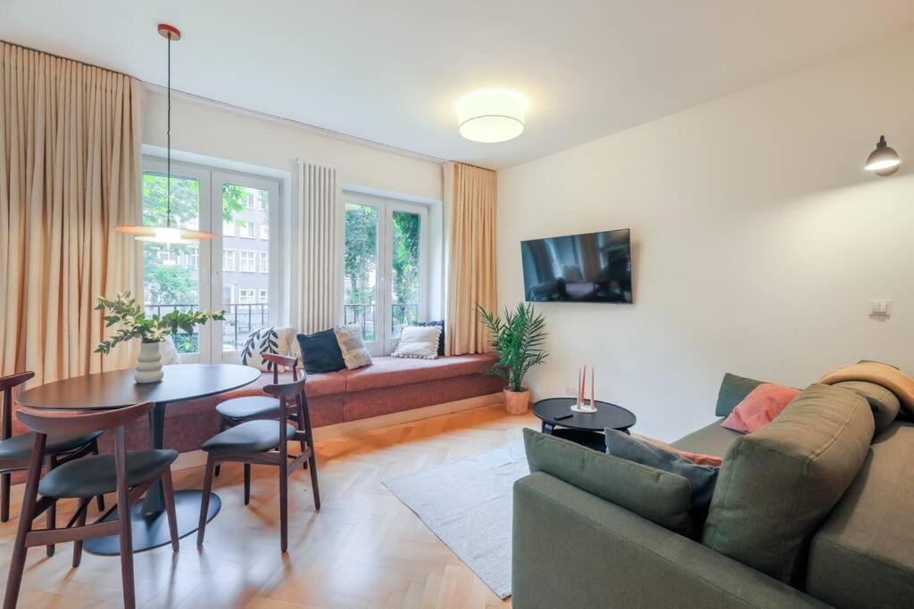 Cityscape Haven: Urban Retreat Gdansk Ngoại thất bức ảnh