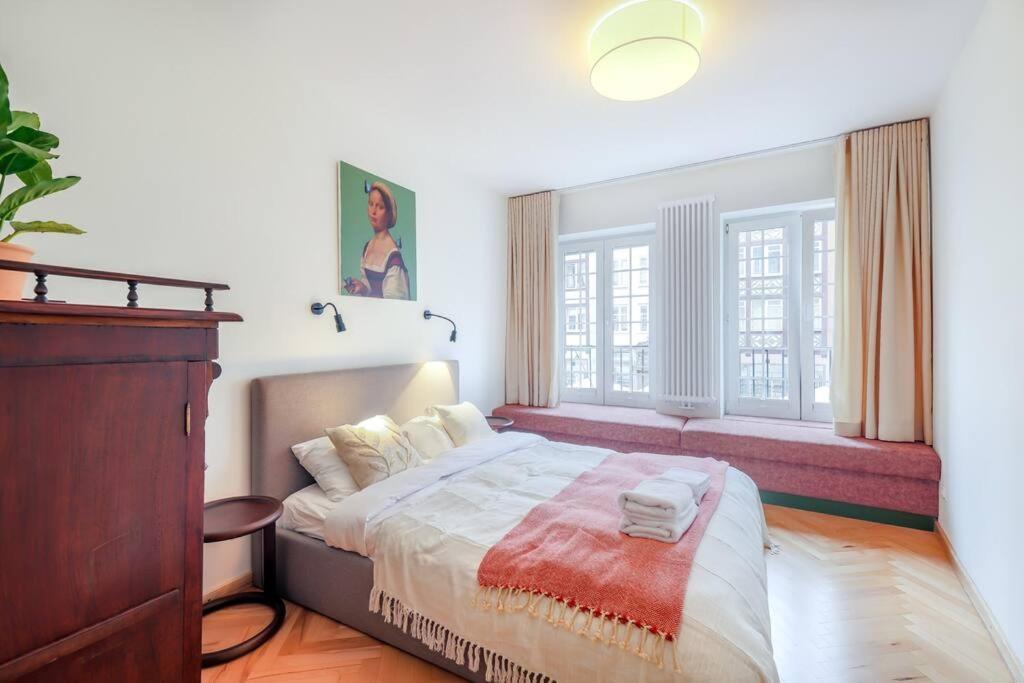 Cityscape Haven: Urban Retreat Gdansk Ngoại thất bức ảnh